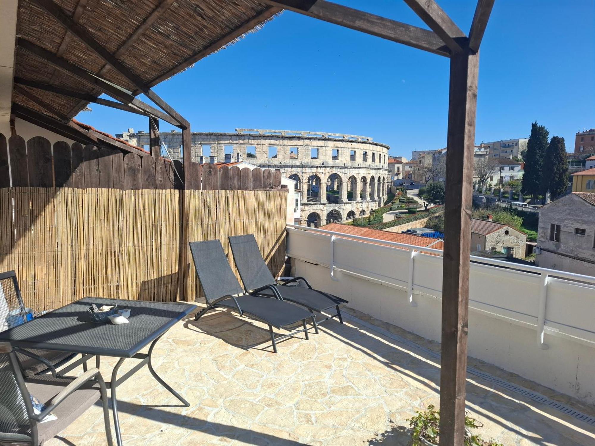 Terrace Dream View Over Amphitheatre Pula Buitenkant foto